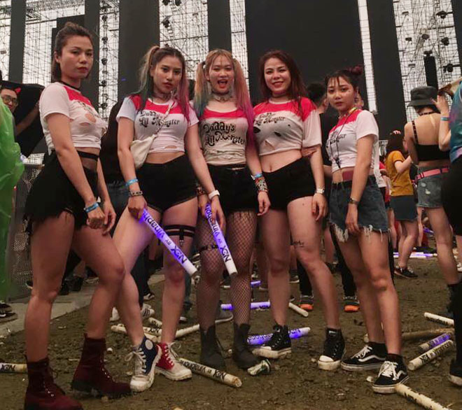 Hot gymer Hà thành mặt xinh, số đo thần thánh mặc bốc lửa khi đi quẩy - Hình 5