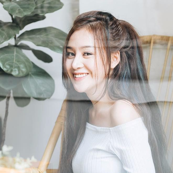 Không nhận ra Bà Tưng Huyền Anh dù vẫn cực gợi cảm - Hình 10