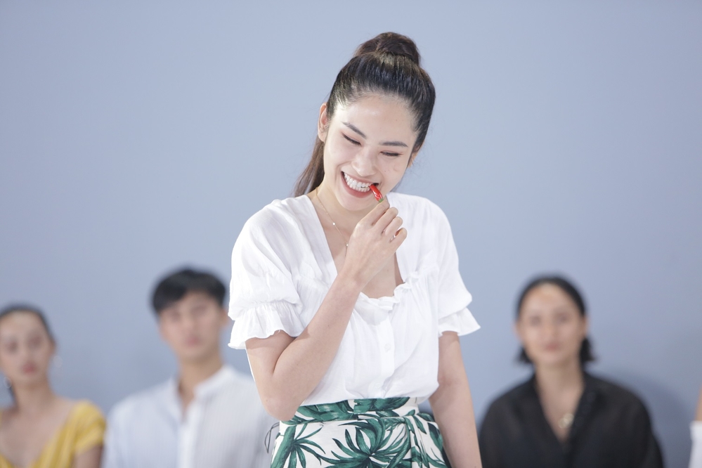 Mối tình oan trái mới tại The Face Việt: Tôn Tuấn Kiệt tình từ bên Mạc Trung Kiên? - Hình 4