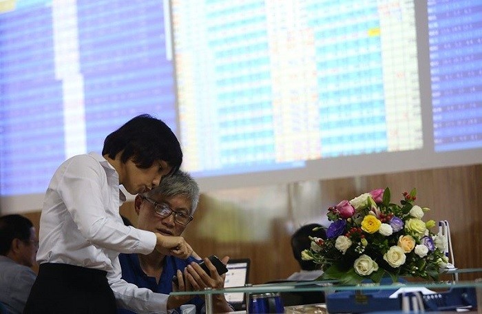 TTCK tuần 12 - 16/11: VN-Index tiếp tục dò đáy? - Hình 1