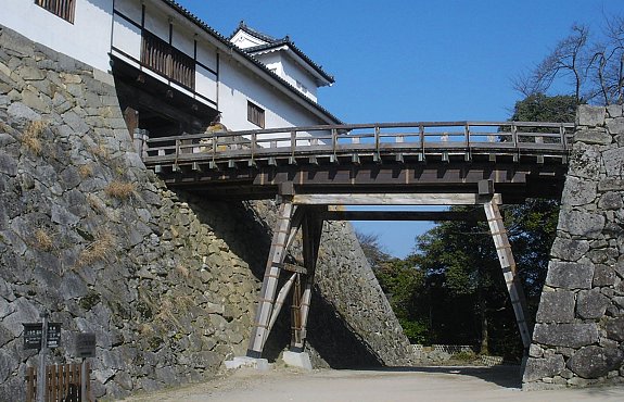 Chiêm ngưỡng vẻ đẹp cổ kính của lâu đài Himeji, Nhật Bản - Hình 10
