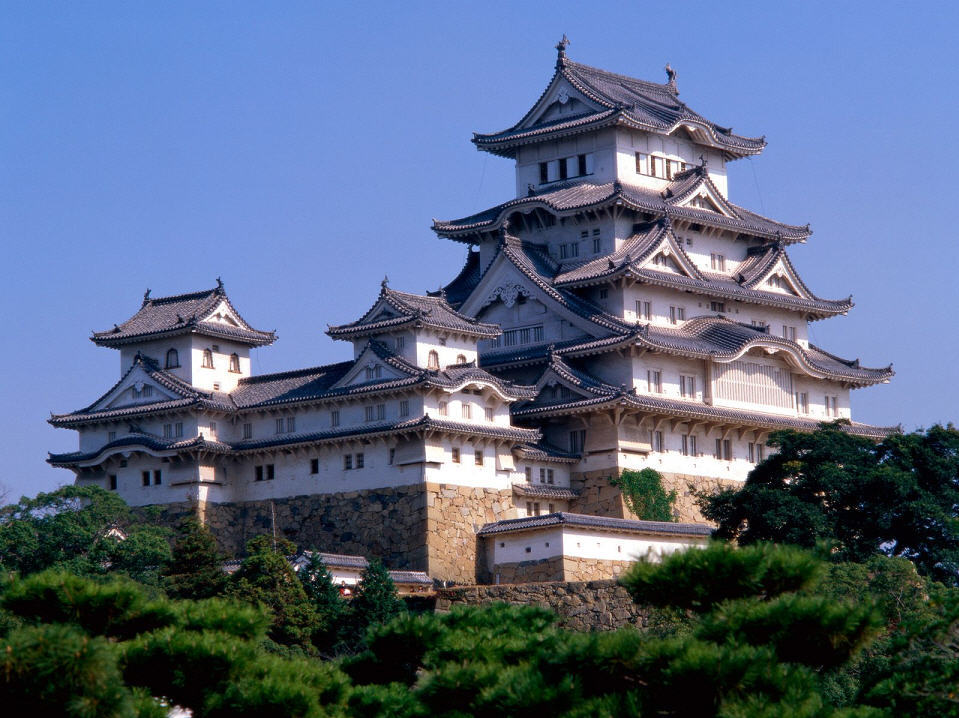 Chiêm ngưỡng vẻ đẹp cổ kính của lâu đài Himeji, Nhật Bản - Hình 1