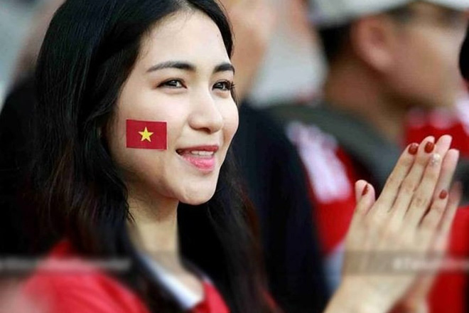 4 mỹ nhân showbiz Việt bị xúc phạm nặng nề vì yêu bóng đá, tỏ tình với cầu thủ - Hình 12
