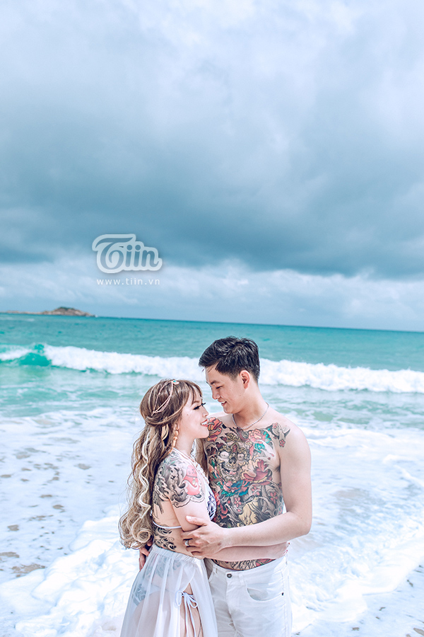 Sự thật chuyện cô gái cãi lời bố mẹ xăm kín cổ để được cưới bạn trai xăm  trổ