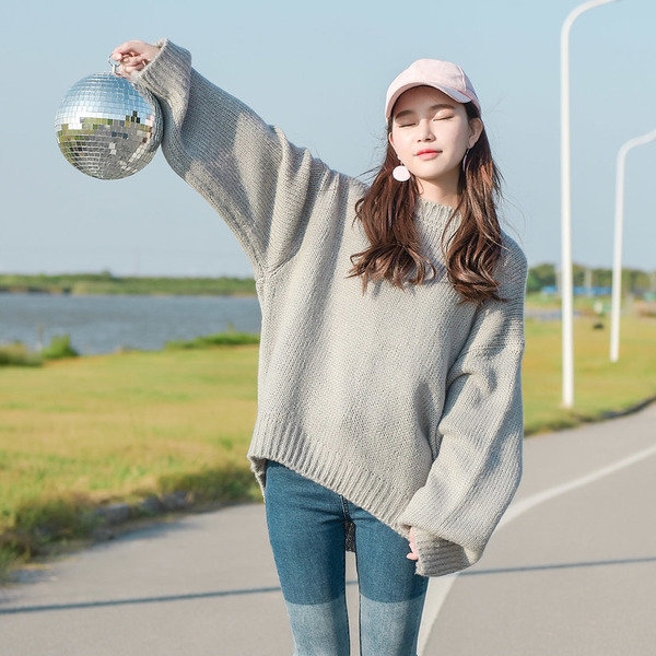 Công thức mix và match áo len: Item không thể thiếu khi đông về - Hình 2