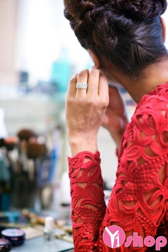 Điểm qua 5 kiểu đầm cách điệu đẹp nhất cho mùa thời trang dạo phố - Hình 4