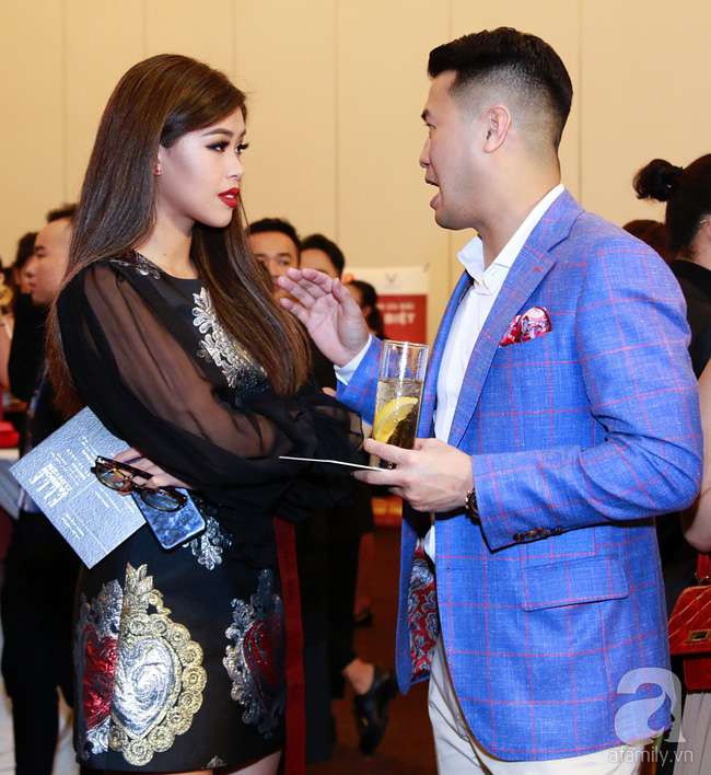 Lần đầu tiên vợ chồng Tăng Thanh Hà công khai làm điều này giữa đám đông - Hình 6