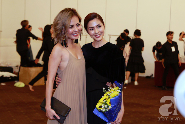 Lần đầu tiên vợ chồng Tăng Thanh Hà công khai làm điều này giữa đám đông - Hình 16