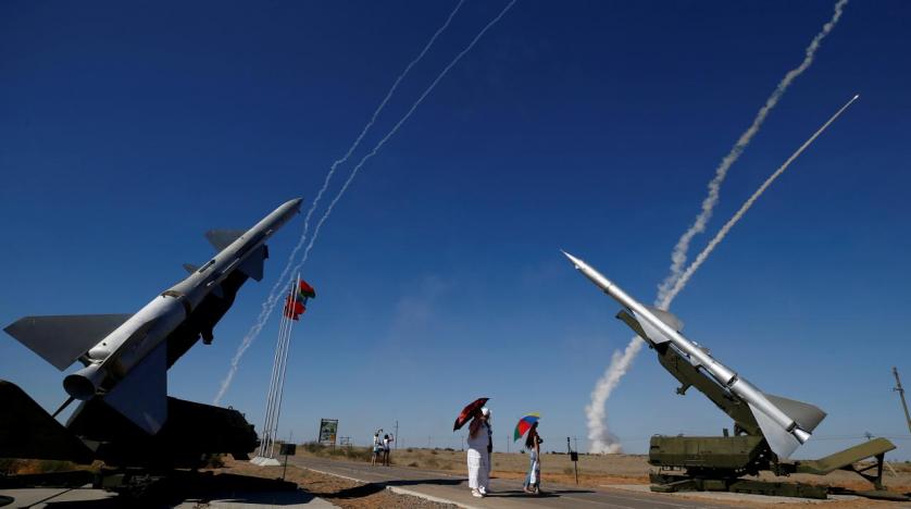 Nga bất ngờ triển khai rồng lửa S-300 gần tên lửa Mỹ ở Syria - Hình 1