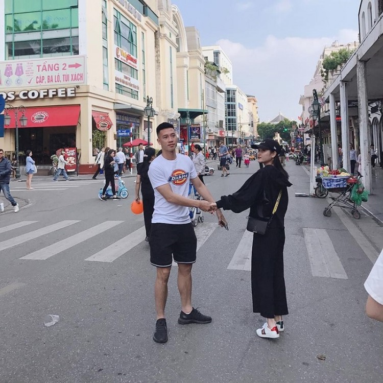 Người yêu xinh đẹp của tiền vệ đá sân nhỏ 9 điểm phát điên vì bạn trai ghi bàn - Hình 5