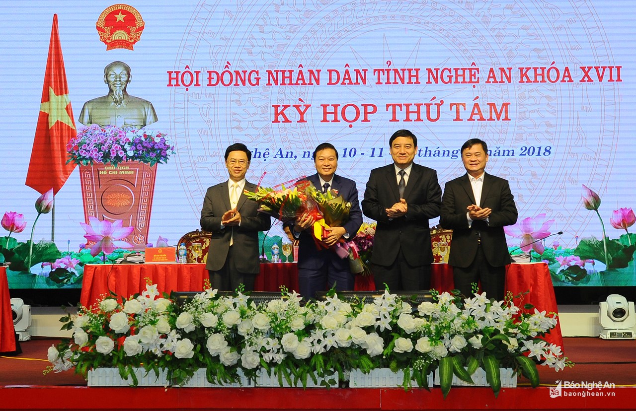 Ông Lê Hồng Vinh được bầu giữ chức Phó Chủ tịch UBND tỉnh Nghệ An - Hình 1