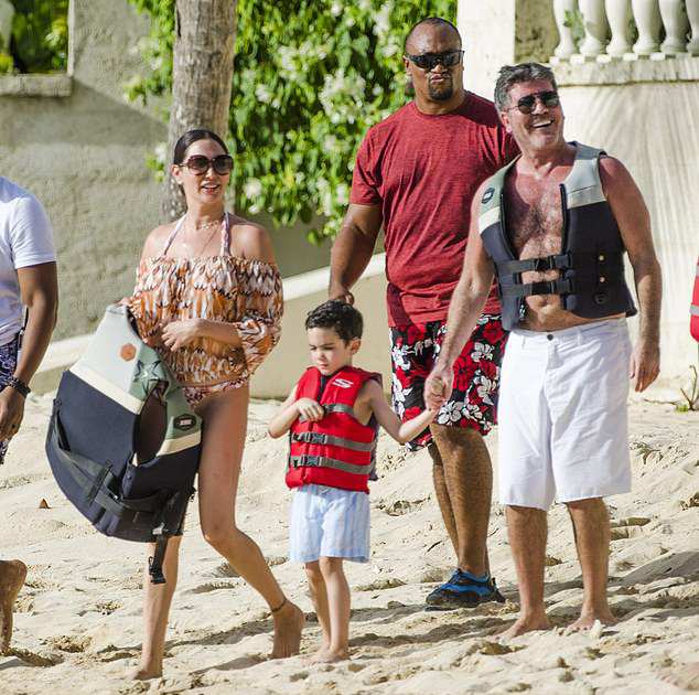 Simon Cowell tránh rét ở Caribbe cùng bạn gái và con trai - Hình 7