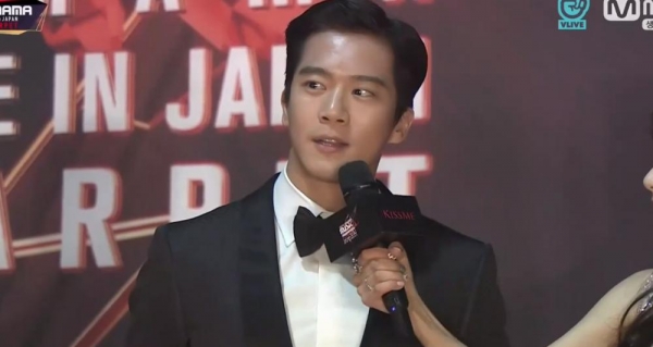 Thảm đỏ MAMA 2018 tại Nhật Bản: Dàn diễn viên và thần tượng K-POP xuất hiện cực lộng lẫy trong ngày thứ 2 của lễ trao giải! - Hình 13