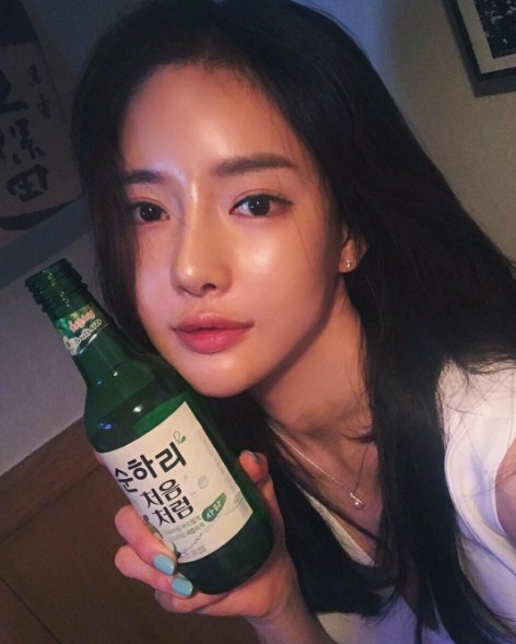 Mê mẩn với nét đẹp chân dài trắng xinh của siêu mẫu xứ Hàn Seojin Ban - Hình 2