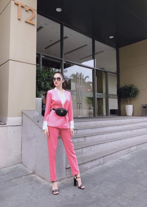 Bất ngờ với tủ đồ hiệu toàn items đắt đỏ của Hương Giang Idol - Hình 8