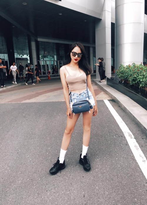 Bất ngờ với tủ đồ hiệu toàn items đắt đỏ của Hương Giang Idol - Hình 12