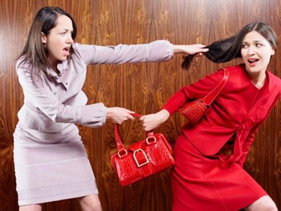 Người thứ ba... khó nhằn - Hình 1