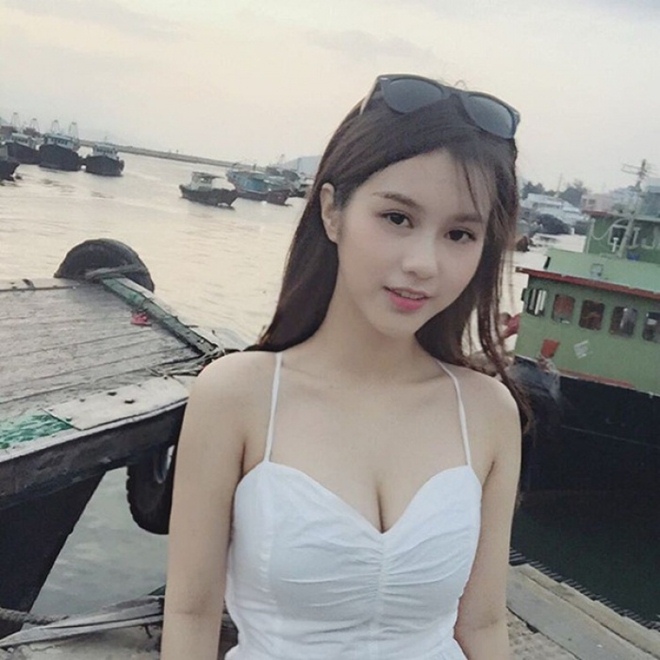Thiên thần boxing lại gây sốc với màn cởi bikini, múa cột bốc lửa - Hình 11