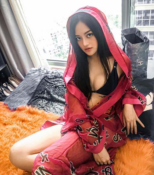 Chị gái Nam Em, người mẫu HĂng Niê, Thuỳ Anh lọt top sao hở bạo - Hình 3