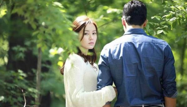 Đàn bà khôn: Tuyệt đối không hỏi chồng 5 câu này dù có thắc mắc thế nào! - Hình 1