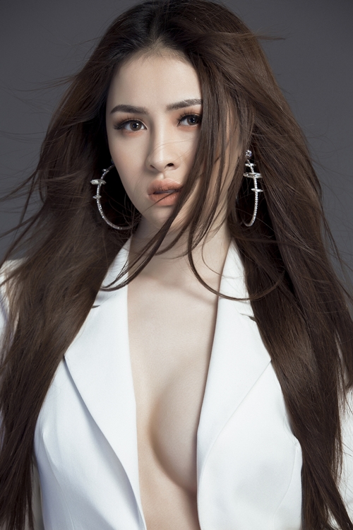 Đường cong nuột của đại diện Việt Nam thi Miss Eco International 2018 - Hình 2