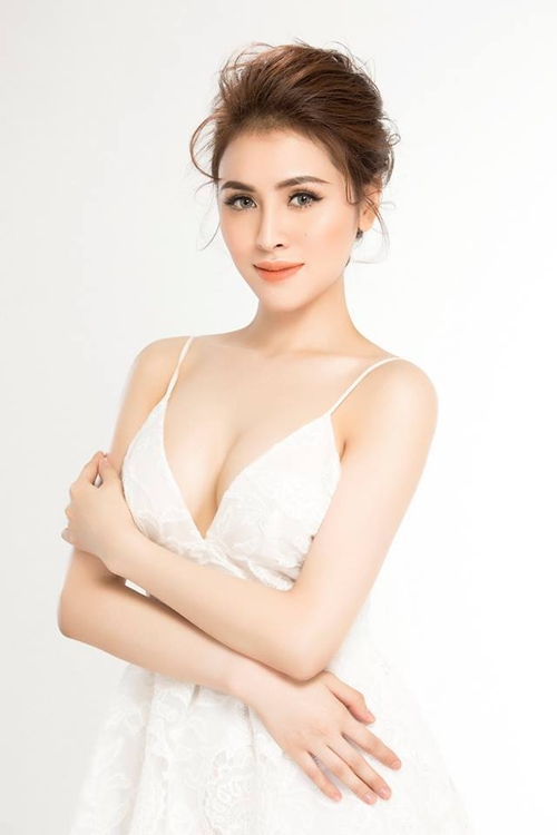 Đường cong nuột của đại diện Việt Nam thi Miss Eco International 2018 - Hình 3