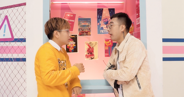 Only C &'ganh tị', Lou Hoàng nghịch ngợm hết cỡ trong hậu trường MV Yes I do - Hình 10