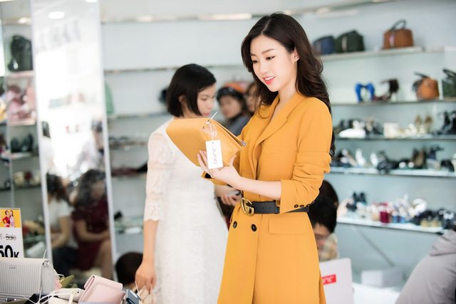Quên đồ hiệu đi, đây là mẫu giày Việt được dàn hoa hậu lựa chọn - Hình 5