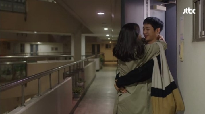 &'Chị đẹp mua cơm ngon' đang đuối dần vì khai thác mãi sự cấm cản của gia đình? - Hình 1