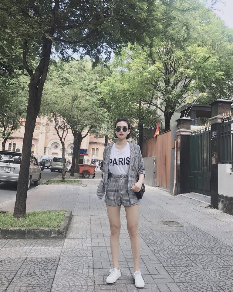 Không phải người mẫu, loạt mỹ nhân Việt này lại sở hữu đôi chân thon dài đáng ngưỡng mộ - Hình 28
