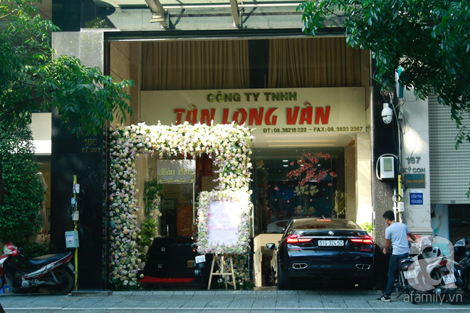 Khung cảnh đám cưới hoành tráng của Diệp Lâm Anh và chú rể thiếu gia Sài Gòn - Hình 7