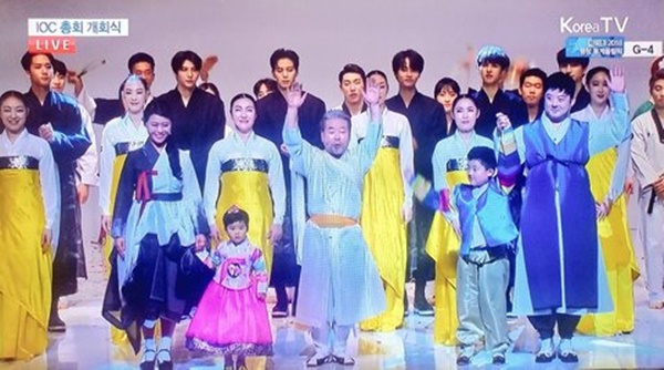 Kpop có một boygroup toàn trai đẹp nhưng... ít ai dám lại gần - Hình 5