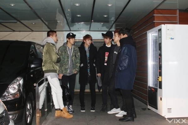 Kpop có một boygroup toàn trai đẹp nhưng... ít ai dám lại gần - Hình 3