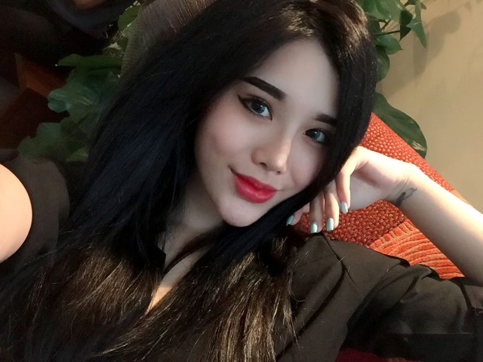 Mê mệt với vẻ đẹp của mẹ 9X nghiện xăm trổ - Hình 9
