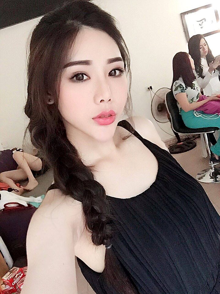 Mê mệt với vẻ đẹp của mẹ 9X nghiện xăm trổ - Hình 4