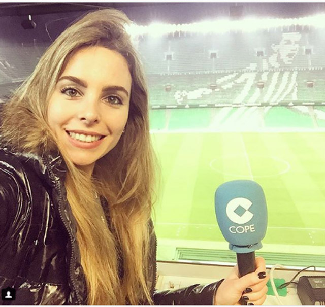 Nữ nhà báo dọa giết Umtiti trong lễ ăn mừng Barca - Hình 3