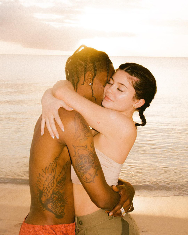 Phản ứng của Kylie Jenner, Travis Scott và chàng vệ sĩ trước nghi vấn đổ vỏ đang rầm rộ - Hình 2