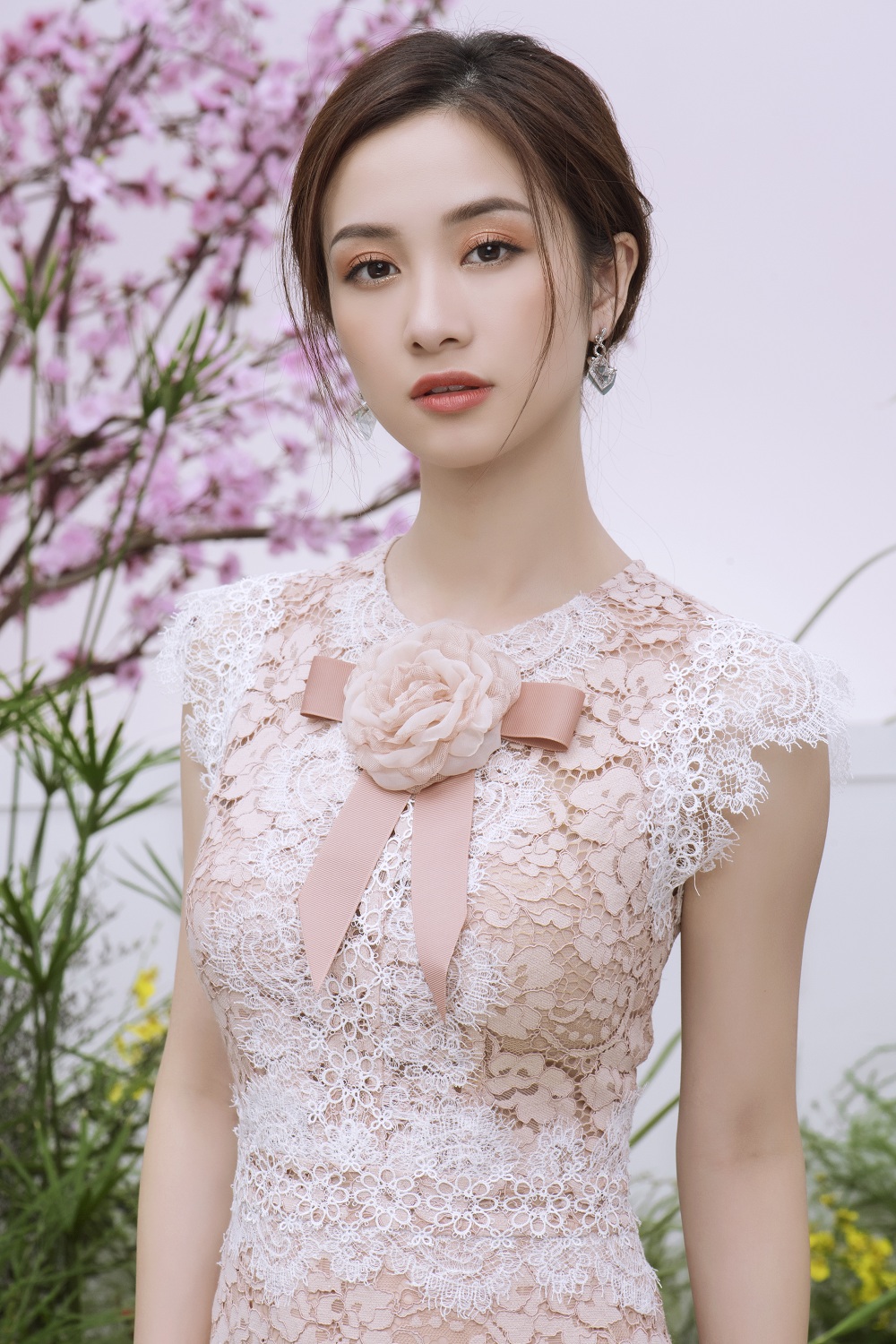 Sau đại tu vòng 1, Jun Vũ khoe vẻ đẹp mong manh cùng váy ren, ai nhìn cũng yêu - Hình 5