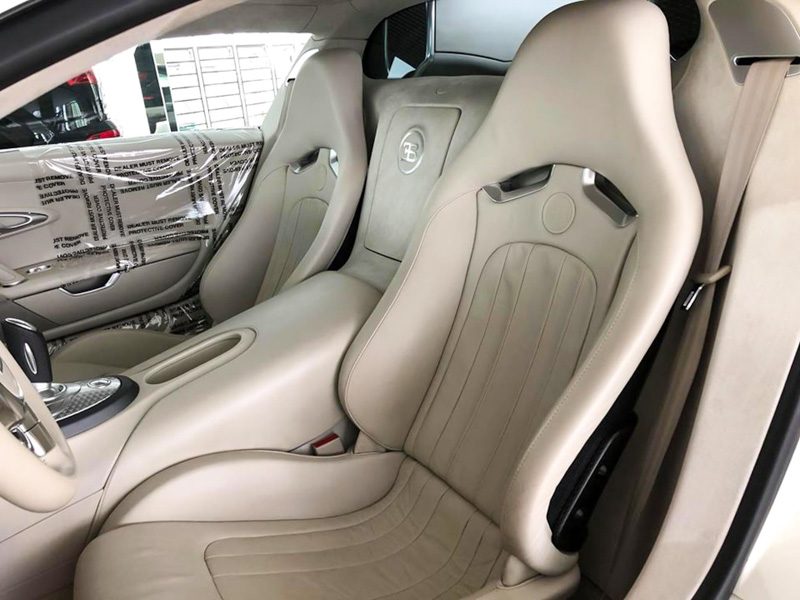 Siêu xe Bugatti Veyron độc nhất Việt Nam vừa thay đổi màu sơn và đèn pha mới - Hình 10