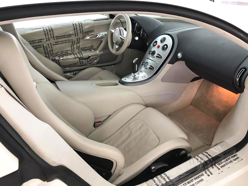 Siêu xe Bugatti Veyron độc nhất Việt Nam vừa thay đổi màu sơn và đèn pha mới - Hình 9