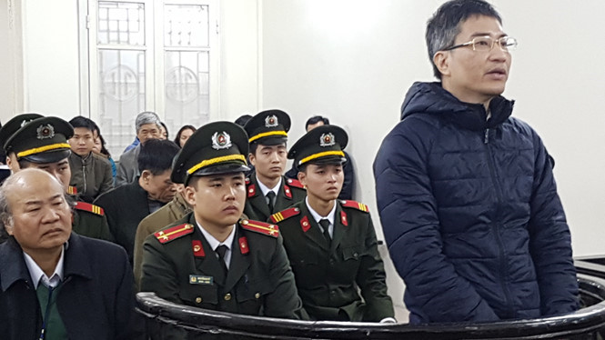 Tổ chức đưa Giang Kim Đạt trốn ra nước ngoài, 3 bị cáo lãnh án - Hình 1