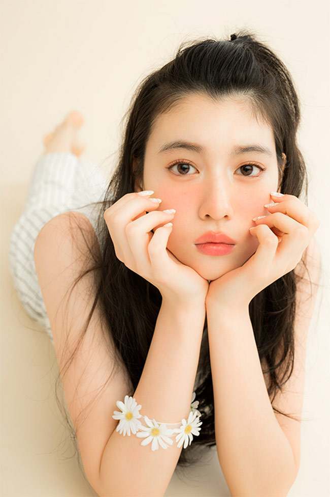 Nữ thần 21 tuổi của nước Nhật xinh hiền nhưng tiềm ẩn sự bốc lửa, bất cần - Hình 12