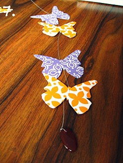 Cách trang trí phòng ở bằng đàn bướm giấy cực xinh đẹp - Hình 2