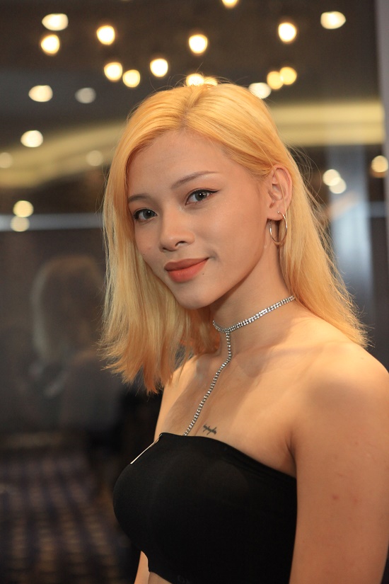 Kiều nữ An Giang siêu vòng 3 mặc xẻ cao, đan dây chằng chịt dự tuyển The Face - Hình 4