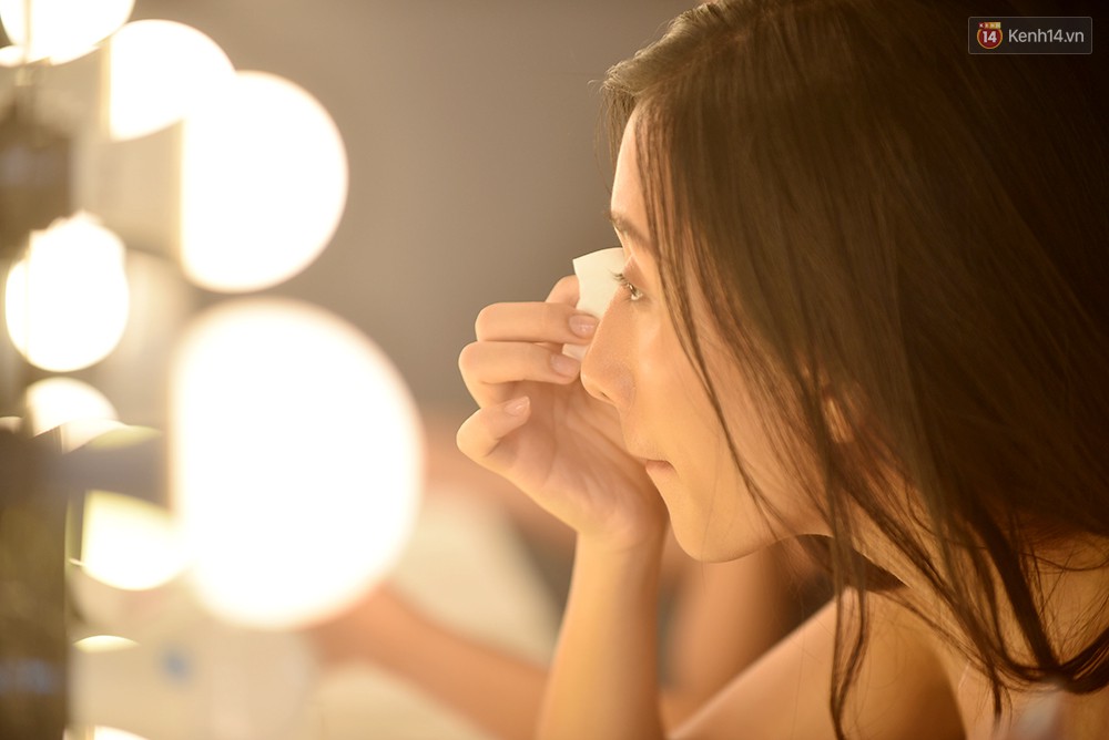 The Face Vietnam: Thí sinh lộ da mụn, quầng thâm trong phần thi mặt mộc - Hình 2