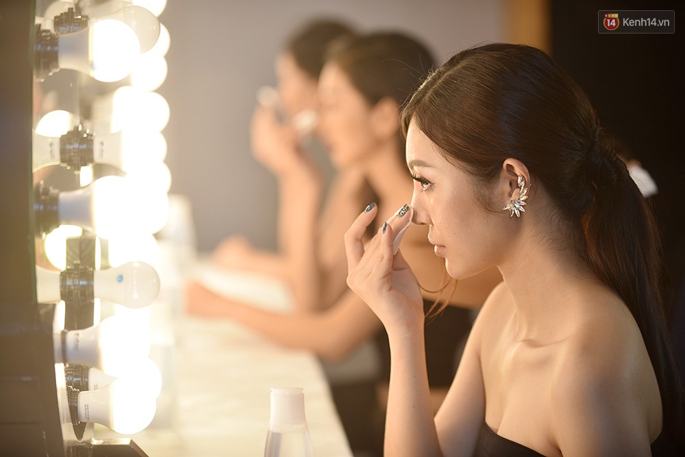 The Face Vietnam: Thí sinh lộ da mụn, quầng thâm trong phần thi mặt mộc - Hình 1
