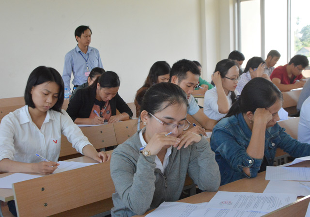 Vụ sau phúc khảo từ rớt thành thủ khoa: Có bài giảm đến 30 điểm - Hình 2