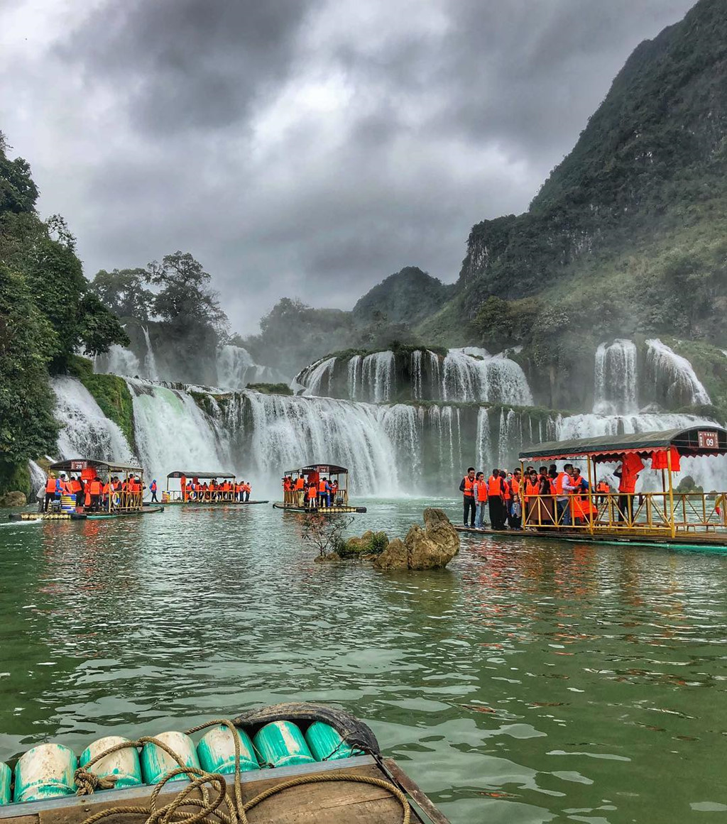 4 thác nước nổi tiếng Việt Nam được giới trẻ check-in hàng loạt - Hình 1