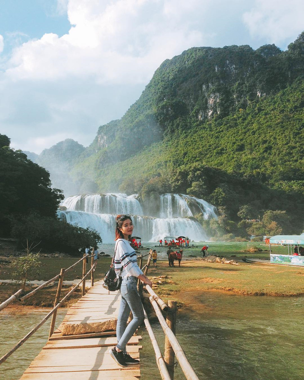 4 thác nước nổi tiếng Việt Nam được giới trẻ check-in hàng loạt - Hình 3