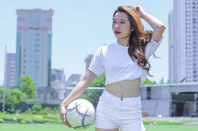 Hotgirl xứ Kinh Bắc dự đoán tuyển Anh đè bẹp Thụy Điển - Hình 2